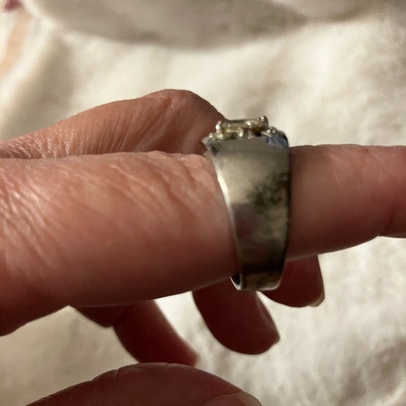 Vintage Ring - Picture 5 of 9